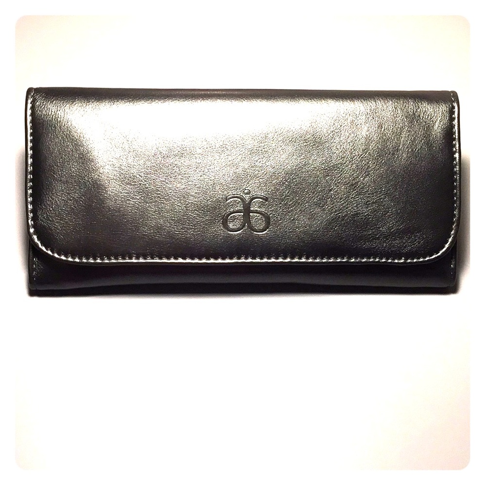 NWOT Arbonne 10 piece precision makeup brush set